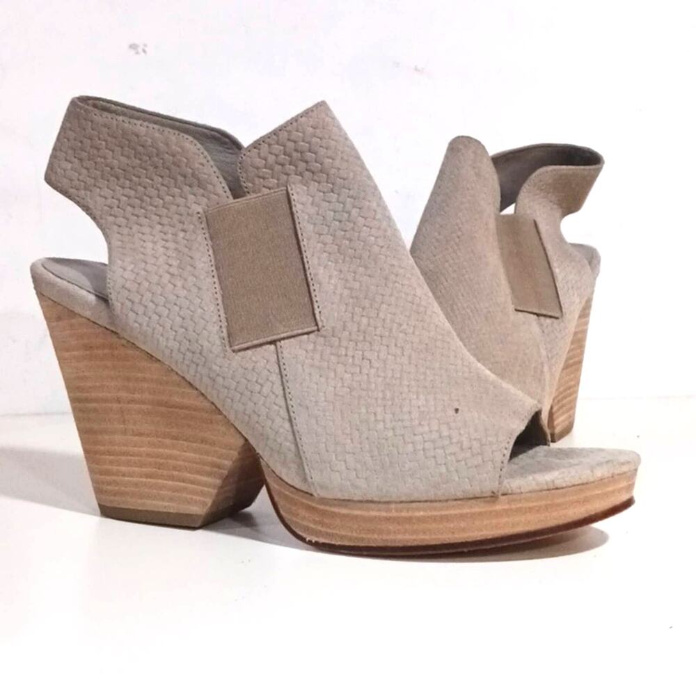 Eileen Fisher Taupe Thatched Suede Wood Stacked Statement heel size 9.5